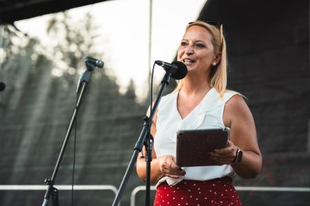 22. tradicionalno srečanje pri Prežihovi bajti Maša Flogie 6 voditeljica Janja Širnik